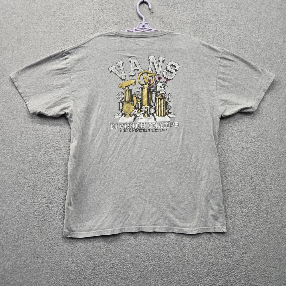 Vans Men Shirt 2XL Gray Division Champs Trophies Logo Graphic Print Short Sleeve
